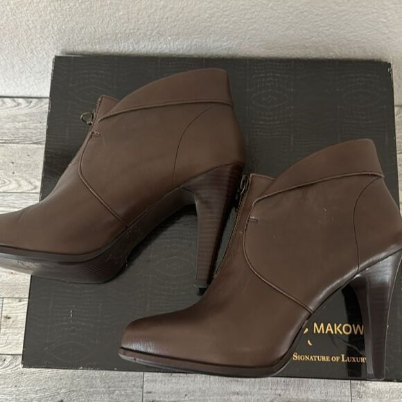 B Makowsky Dark Brown Leather Booties Size 5.5 - Picture 8 of 14